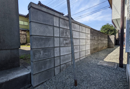 ブロック塀