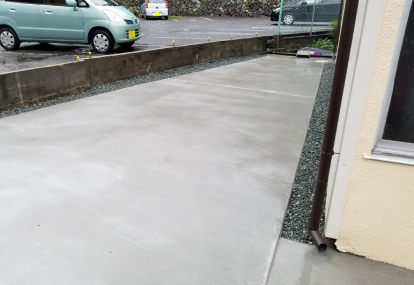 A様邸駐車場打設